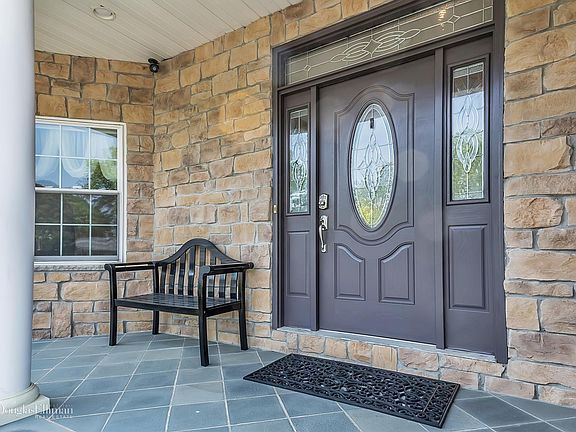 3rd image of 214 Southwood Cir