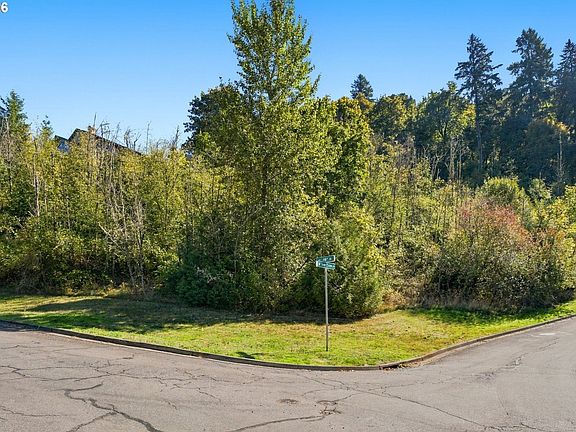 2nd image of 428 SE 46th Dr
