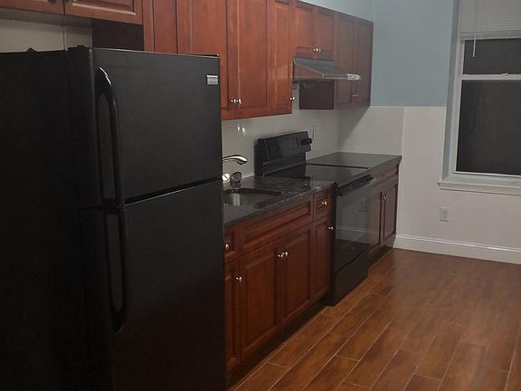5th image of 1723 Cecil B Moore Ave