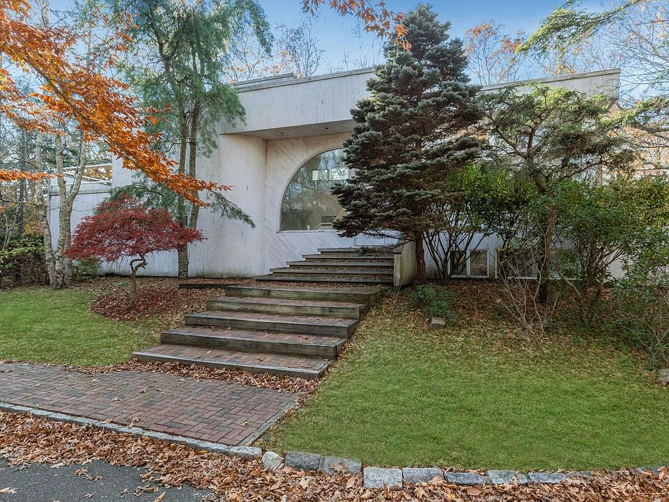 1st image of 49 La Foret Ln