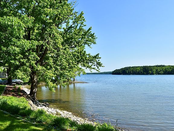 2nd image of 22 Lakeshore Dr