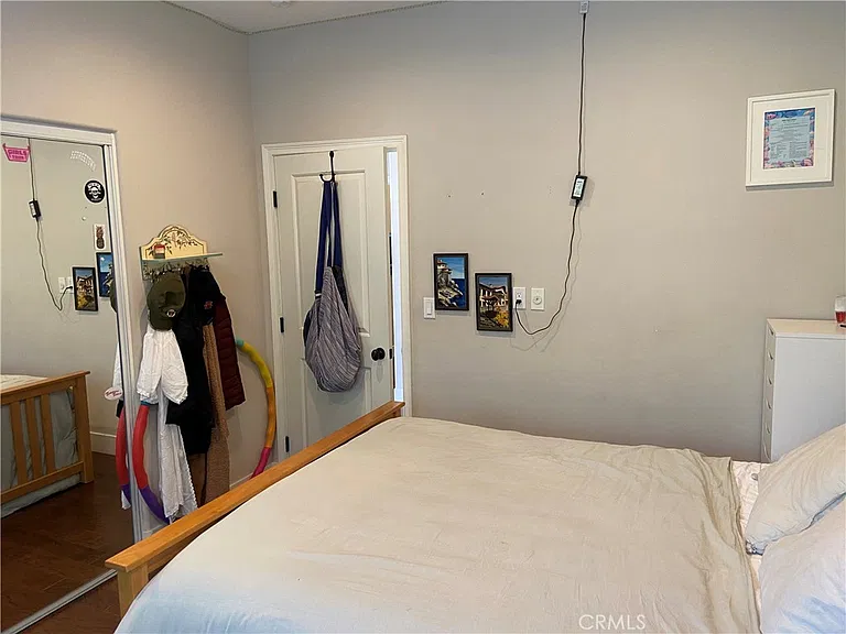 4470 Stansbury Ave — Photo 33