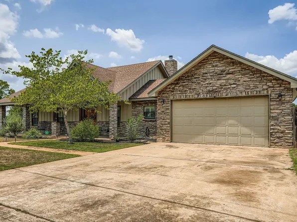 296 Makaha Dr, Bastrop, TX 78602