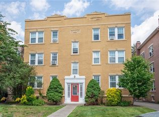 32 Robin Rd APT 2, West Hartford, CT 06119