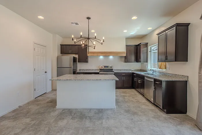 921 W Calle El Acuario — Photo 4