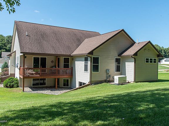 4th image of 154 Dreamfield Dr