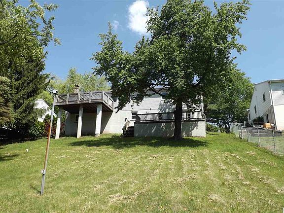 5th image of 418 Jennifer Dr