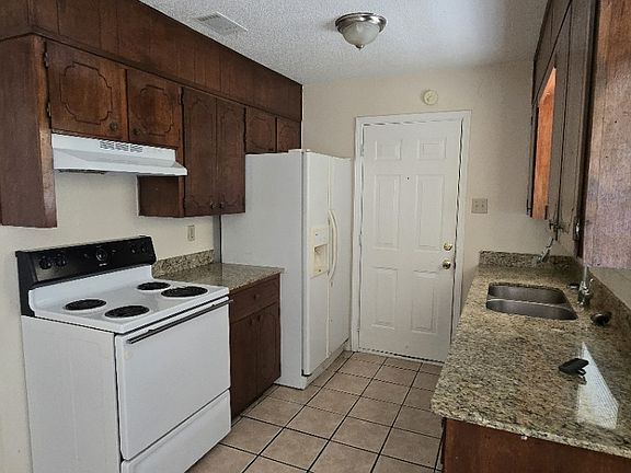 5th image of 2108 Lago Trl
