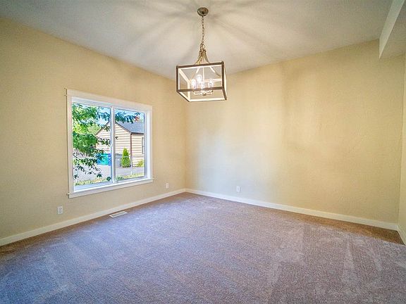 5th image of 8407 E Knox Ave