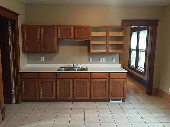 5th image of 111 W Parkway Ave