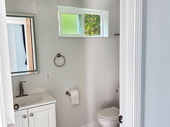 5th image of 453 N 6th St #2