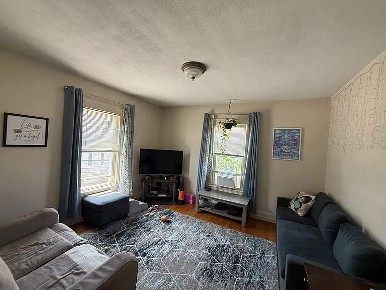 27 Peaceable St #1 — Photo 6