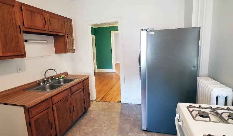1806 John Ave — Photo 6