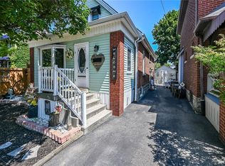 13 Paisley Ave S, Hamilton, ON L8S1T8