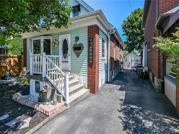 13 Paisley Ave S, Hamilton, ON L8S 1T8