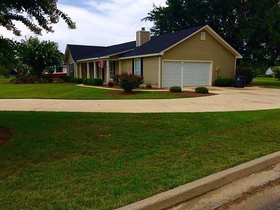 3rd image of 3825 Robin Ln