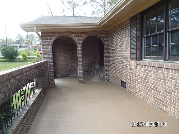 4th image of 282 Lakeshore Dr