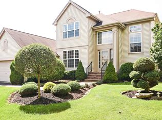 444 Farnsworth Cir, Pt Barrington, IL 60010