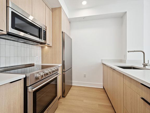 4th image of 499 President St #521