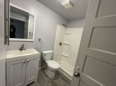 2nd image of 134 W Hawthorn St #10