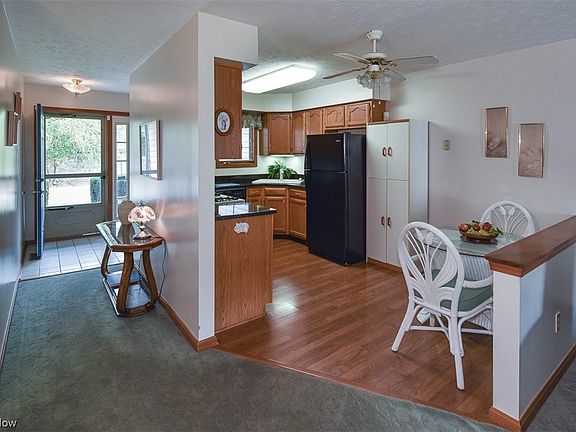 5th image of 5711 Gateway Ln #1002