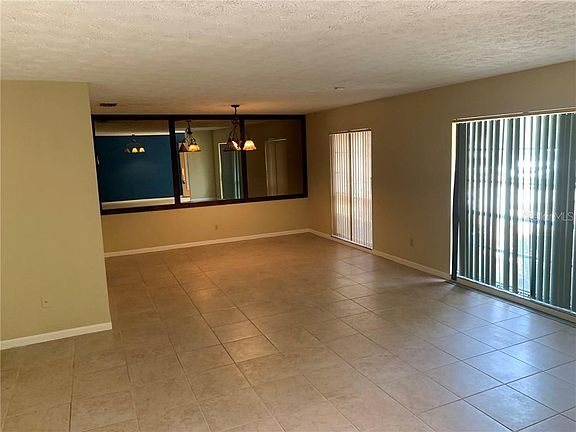4th image of 111 Goldenwood Ave