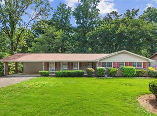 708 Rollingwood Dr, Stone Mountain, GA 30087
