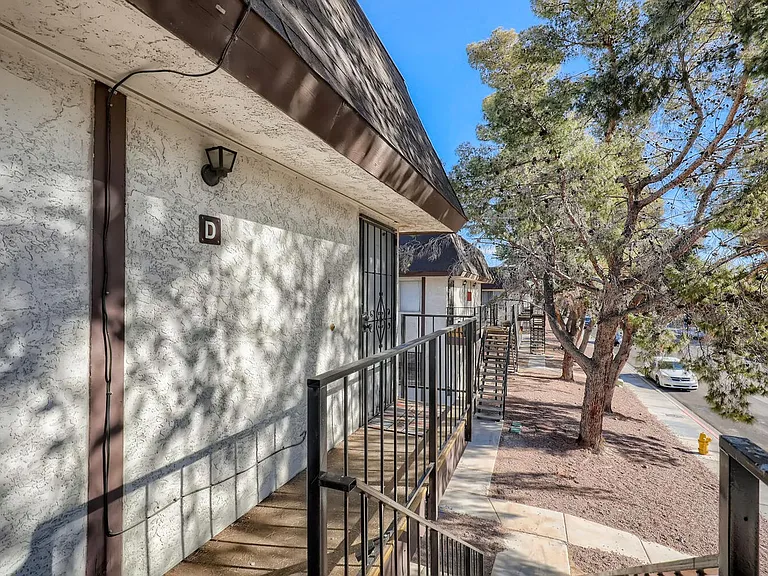 4364 Tara Ave #D — Photo 24