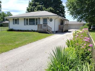 2412 E 23rd St, Des Moines, IA 50317