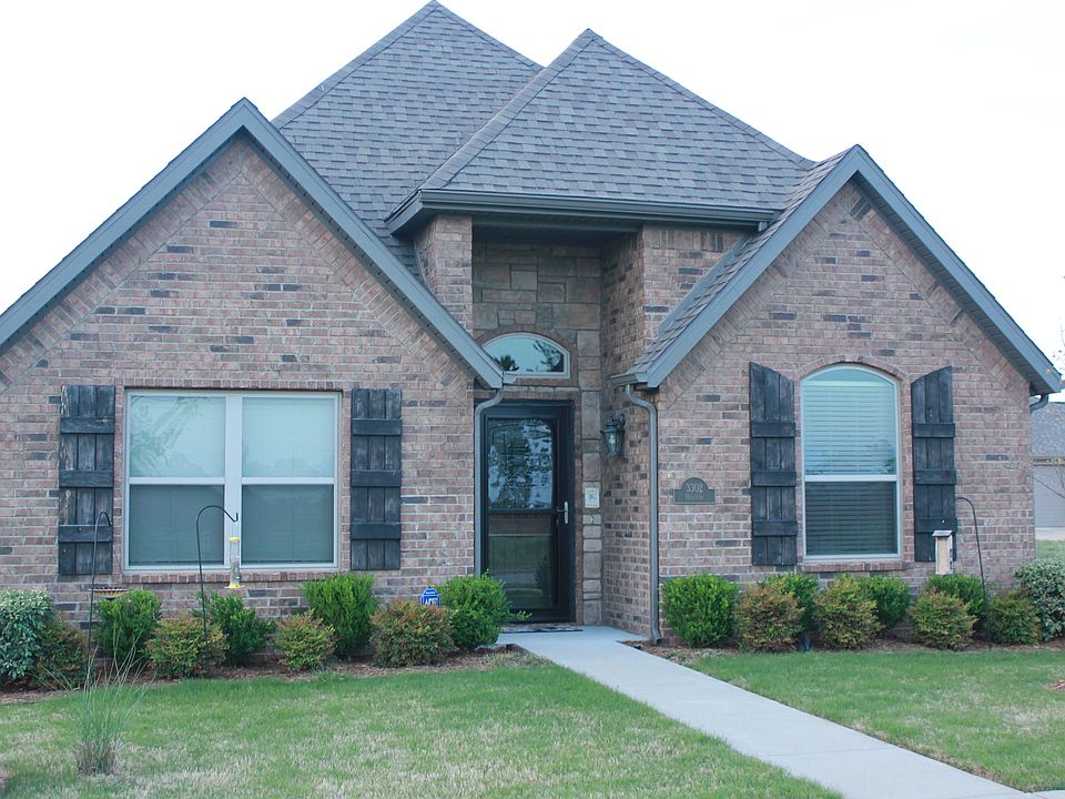 Street view - HOA maintained
