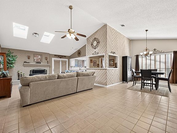 2nd image of 21622 Park Villa Dr
