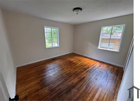 3 bed, $1,350 — Photo 4