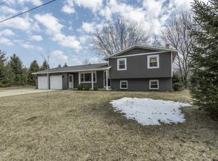 67 N 160th Ave, Holland, MI 49424