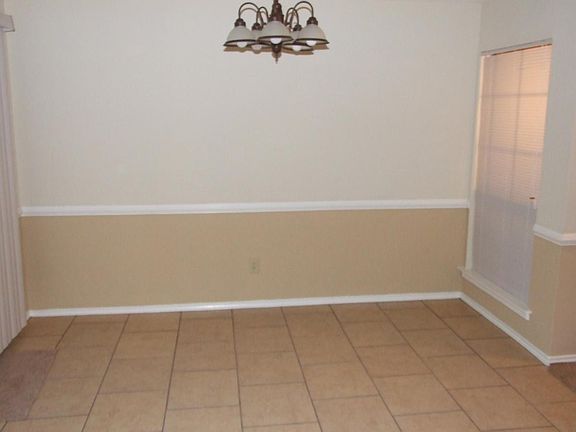 4th image of 6852 S Creek Dr