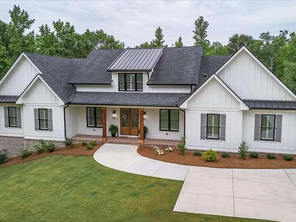 1705 Lullwater Ln, Bogart, GA 30622