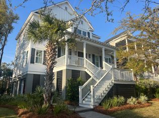 1372 Smythe St, Charleston, SC 29492