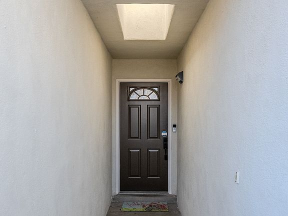 5th image of 1914 Camino Lumbre