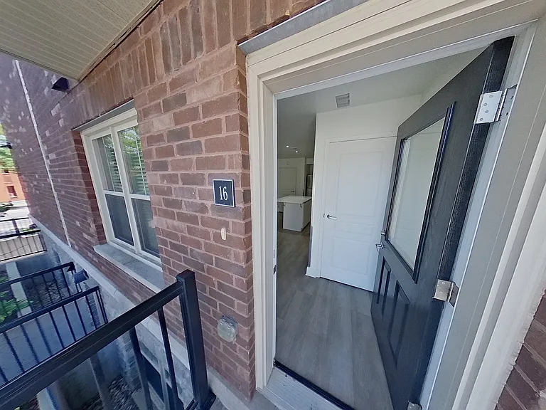 464 Frontenac St #16 — Photo 6
