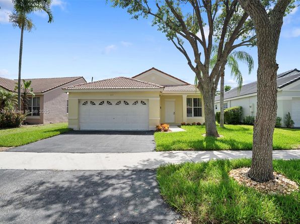 824 Sand Creek Cir