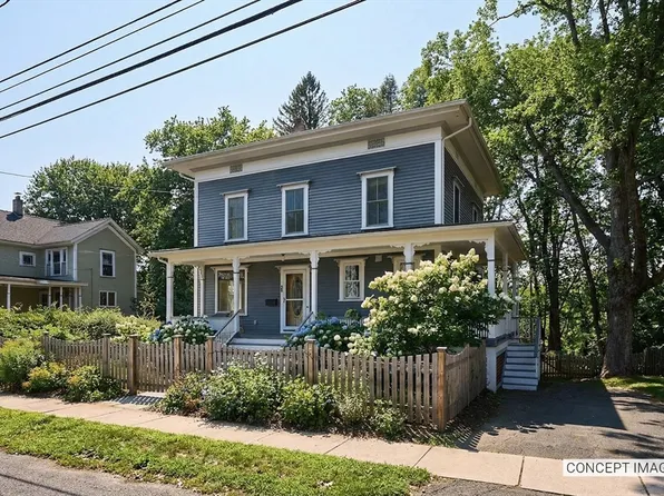 22 Lilly St, Northampton, MA 01062