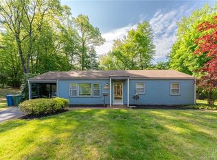 118 Curtis Rd, Glastonbury, CT 06033