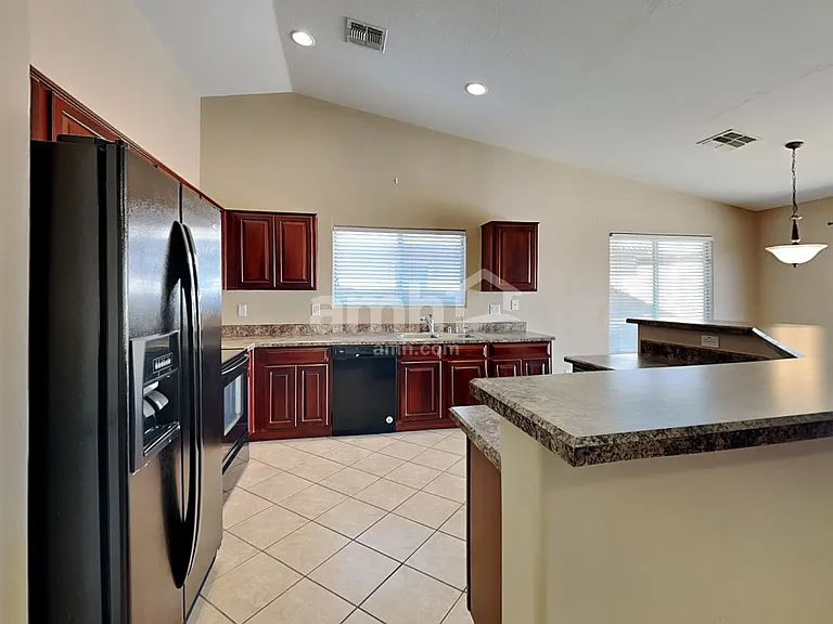 16776 W Mesquite Dr — Photo 4