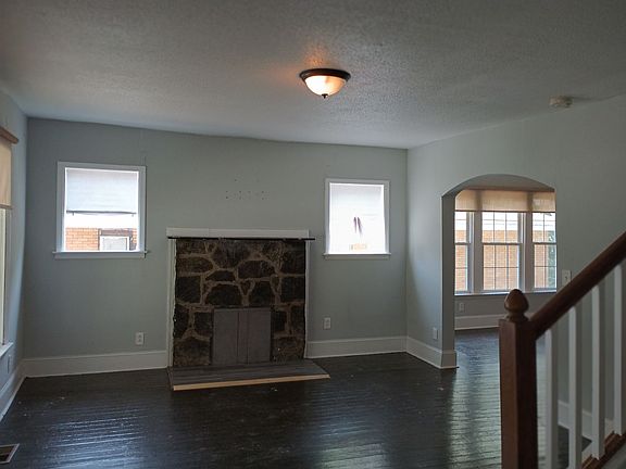 3rd image of 1207 N Chamberlain Ave