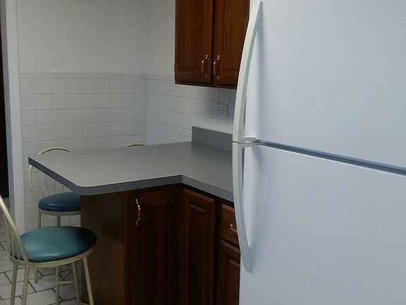 5th image of 207 N Glade Ave