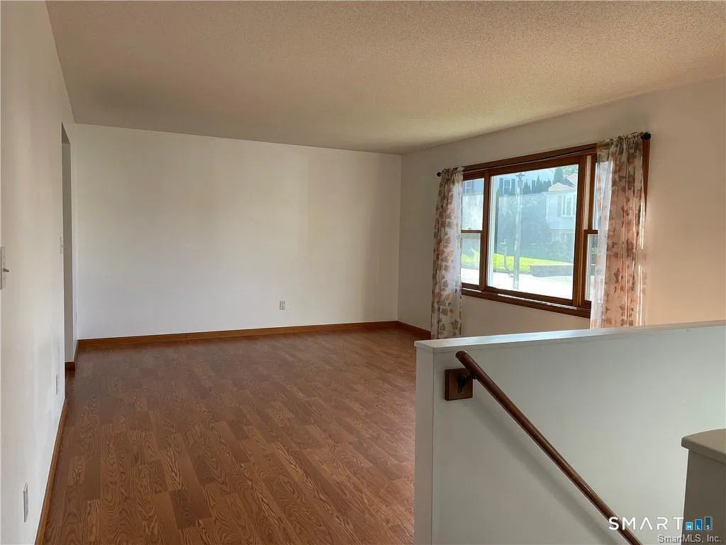 3 bed, 2.5 bath, 1536 sqft, $3,100 — Photo 4