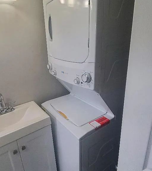 1st floor bath
