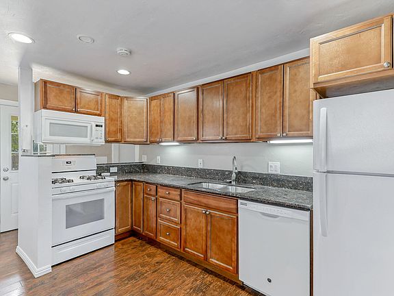3rd image of 4080 Fort Peck St
