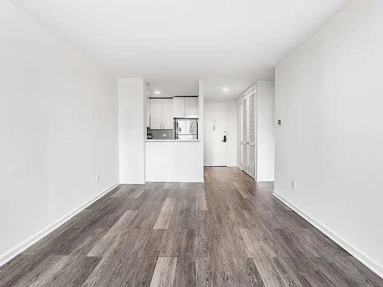 520 W 43rd St #11J — Photo 7