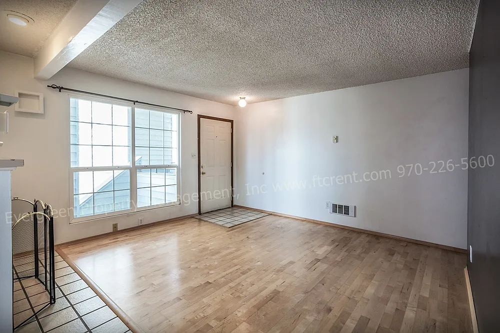 Building Photo - 1301 University Ave #C301