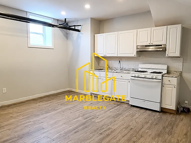 805 Broadway #B33 — Photo 1